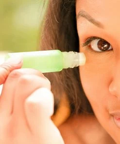 Wanderlust By Abby Hero Status Roll Model Brightening Roll-On Eye Serum Kit