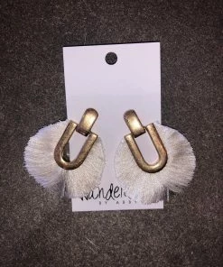 Wanderlust By Abby Gold Earring With Cream Feather