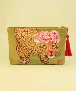 Wanderlust By Abby Climbing Leopard Velvet Wash Bag NEW